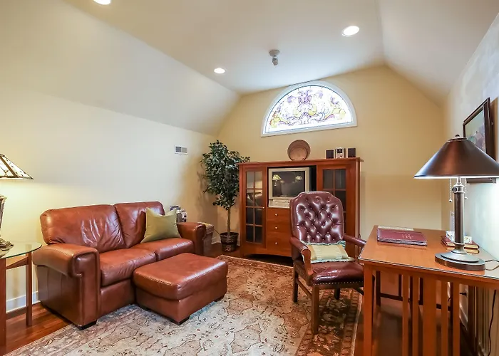 Harvey House Bed & Breakfast
